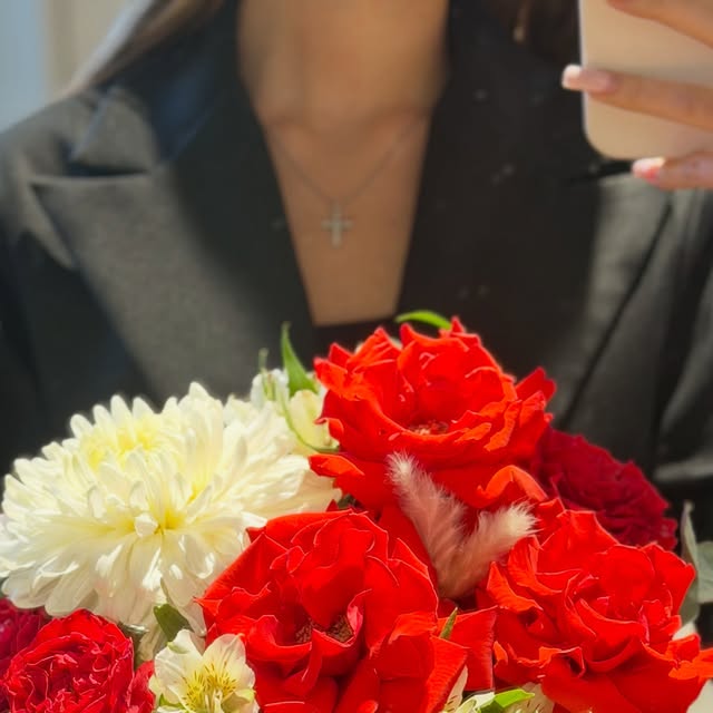 Букет из красных роз — SANFLOWERS